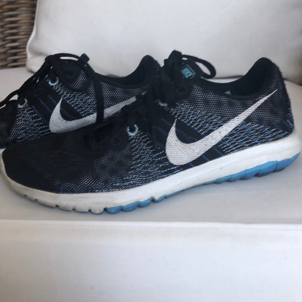 Women’s Nike fury sneakers